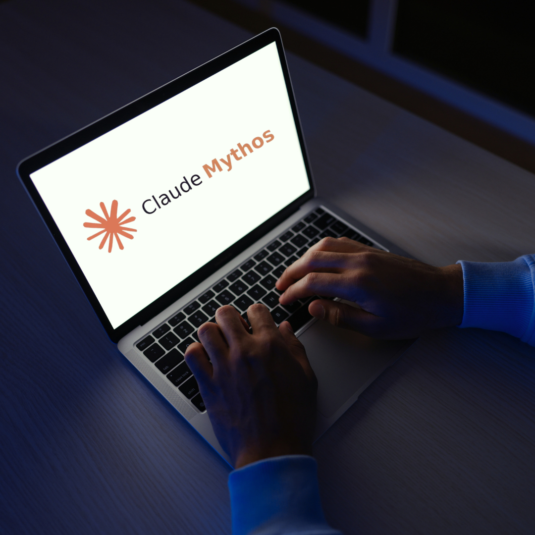 Laptop Mostrando el Logotipo de Claude Mythos